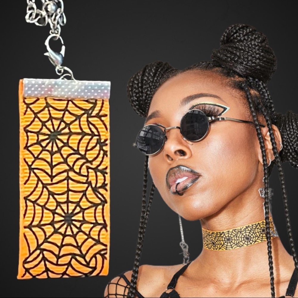 I STAY SPOOKY SPIDERWEB CHOKER NWT